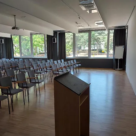 מלון Rakoczi Hotel, Tabor Es Rendezvenykoezpont