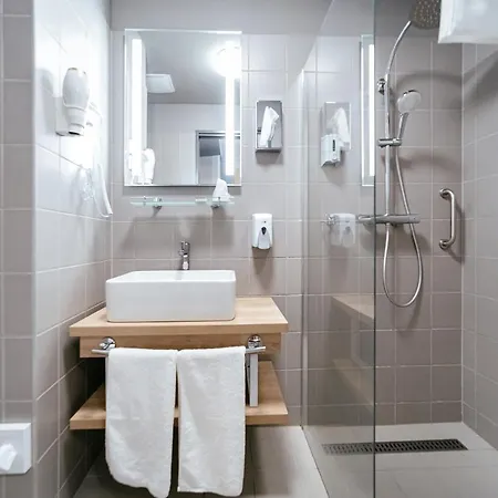 Rakoczi Hotel, Tabor Es Rendezvenykoezpont Sátoraljaújhely