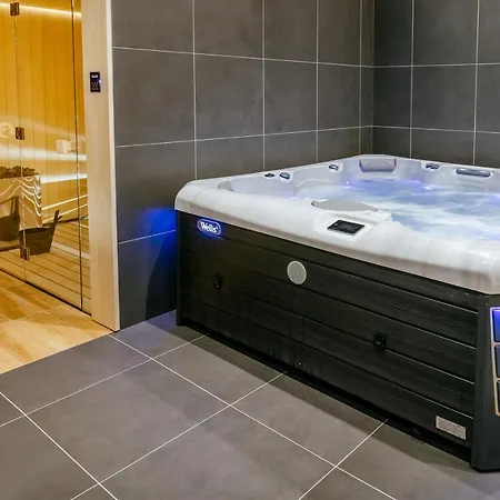 Hotel Rákóczi Hotel, Tábor és Rendezvényközpont 3*