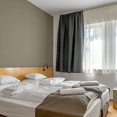 Hotel Rákóczi Hotel, Tábor és Rendezvényközpont 3*