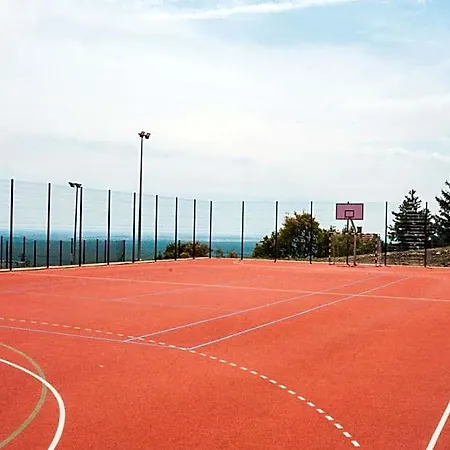 מלון Rakoczi Hotel, Tabor Es Rendezvenykoezpont Sátoraljaújhely