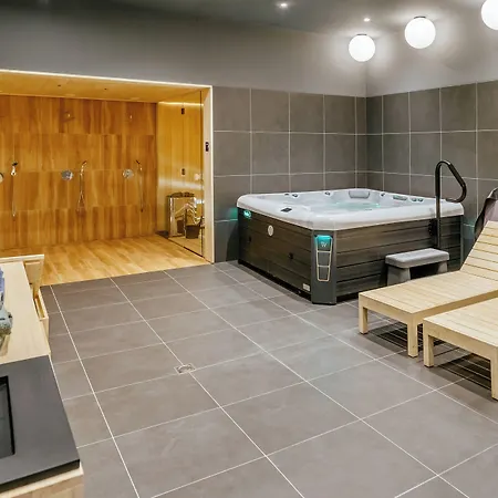 Rakoczi Hotel, Tabor Es Rendezvenykoezpont Sátoraljaújhely
